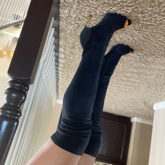 Over the knee boots - Picture 6 of 12